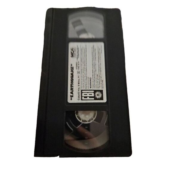 Earthquake VHS - Picture 3 of 4